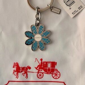 NWT RARE Vintage Coach blue enamel daisy flower keychain fob